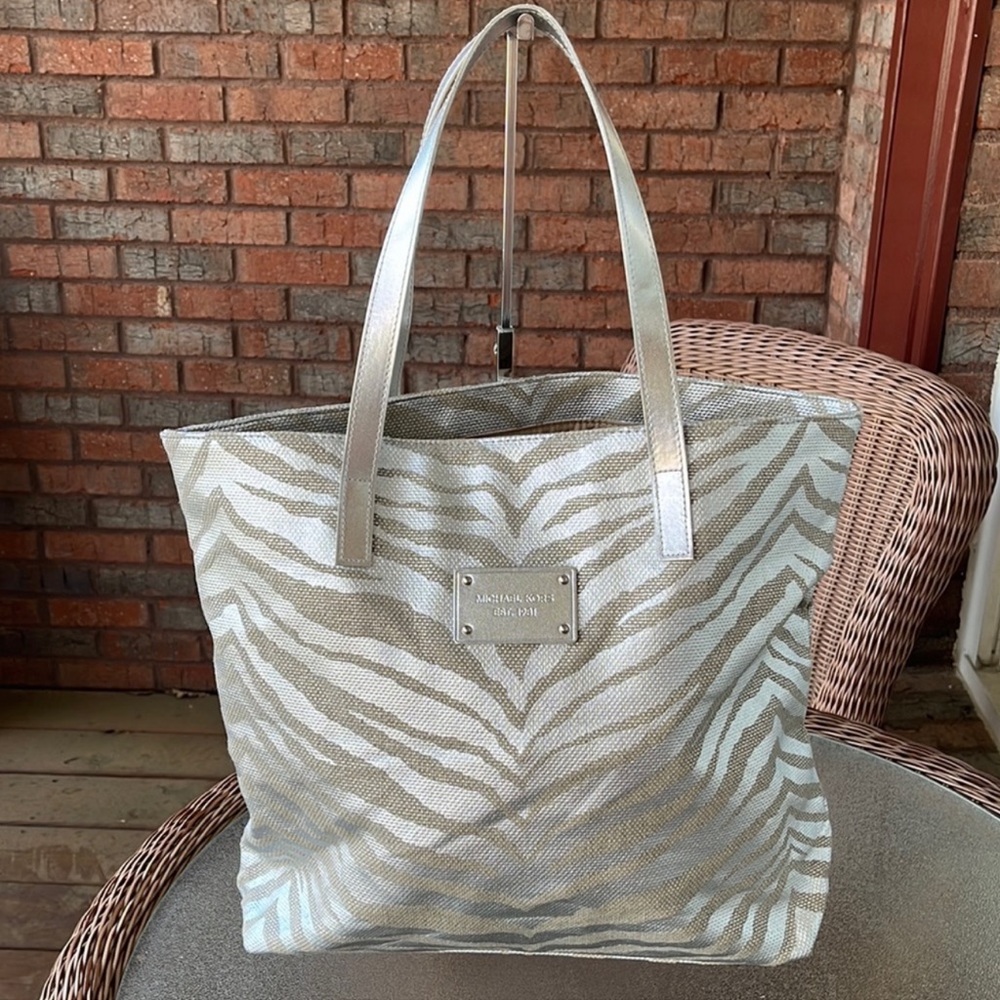 EUC Michael Kor's Silver Zebra Tote